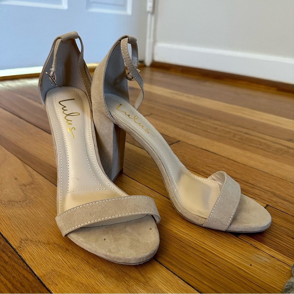 Nude LuLus Strappy Block Heel size 8.5